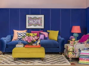 Interior Designer Sophie Robinson discusses ideas and tips on how to decorate with complementing paint colours. Update your bedroom, living room or kitchen by painting the ceiling a colour other than white #sophierobinson #decorate #diy #paintedceiling