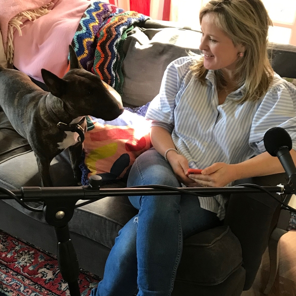 Sophie Robinson at home with her dog Lucy getting in on the action while recording the Great Indoors Podcast. #sophierobinson #podcast #thegreatindoors