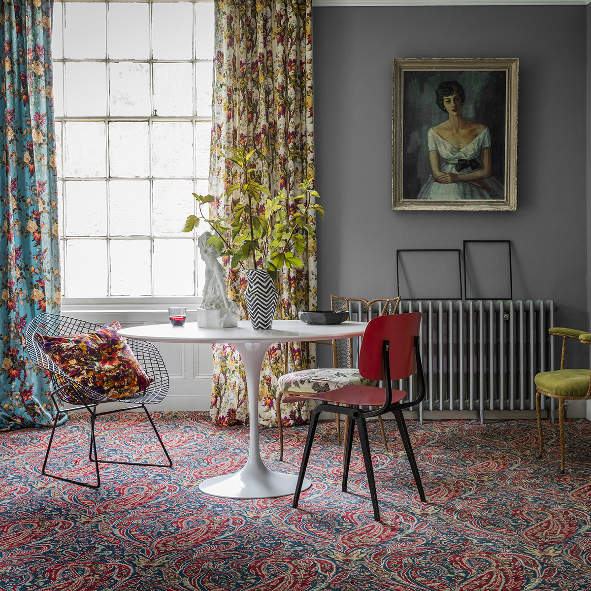 Pattern clashing can now include the floor. Sophie Robinson, colour and pattern queen shares her thoughts on how make your home stand out with style by opting for patterned carpet. #alternativeflooring #sophierobinson #patternclashing