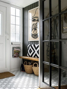 A look at interior book launches including Home Sweet Rented Home by Medina Grillo on the Great Indoors Podcast. Medina shares her extensive DIY knowledge and top tips - even her monochrome entrance hall has a wallpapered wall. #thegreatindoors #podcast #sophierobinson