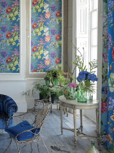 A look at six different ways of using wallpaper with colour lover Sophie Robinson. Here the statement lapis floral wallpaper is used inside panels to stop it becoming too overbearing #designersguild #floralwallpaper #sophierobinson